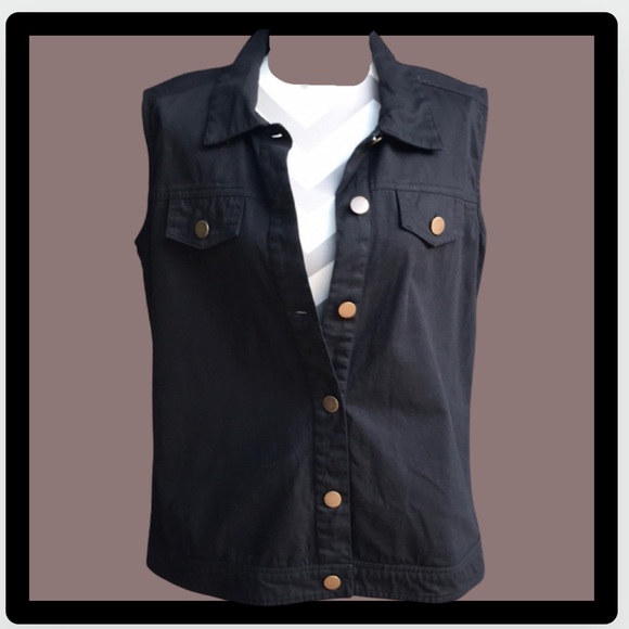 🕶Black Denim vest with lace detail on back - Picture 9 of 13